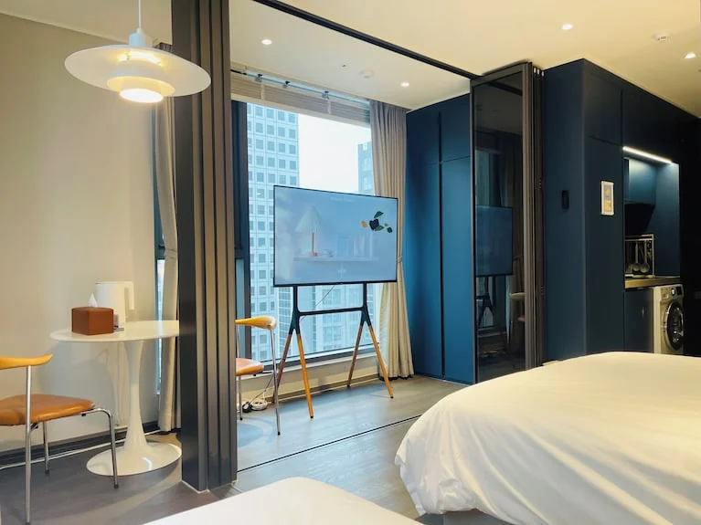 라이즈 오토그래프 컬렉션 침실