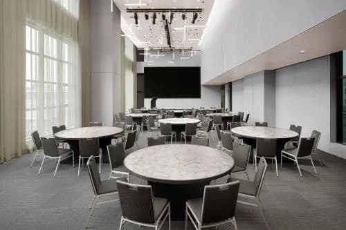 라이즈 오토그래프 컬렉션 회의실