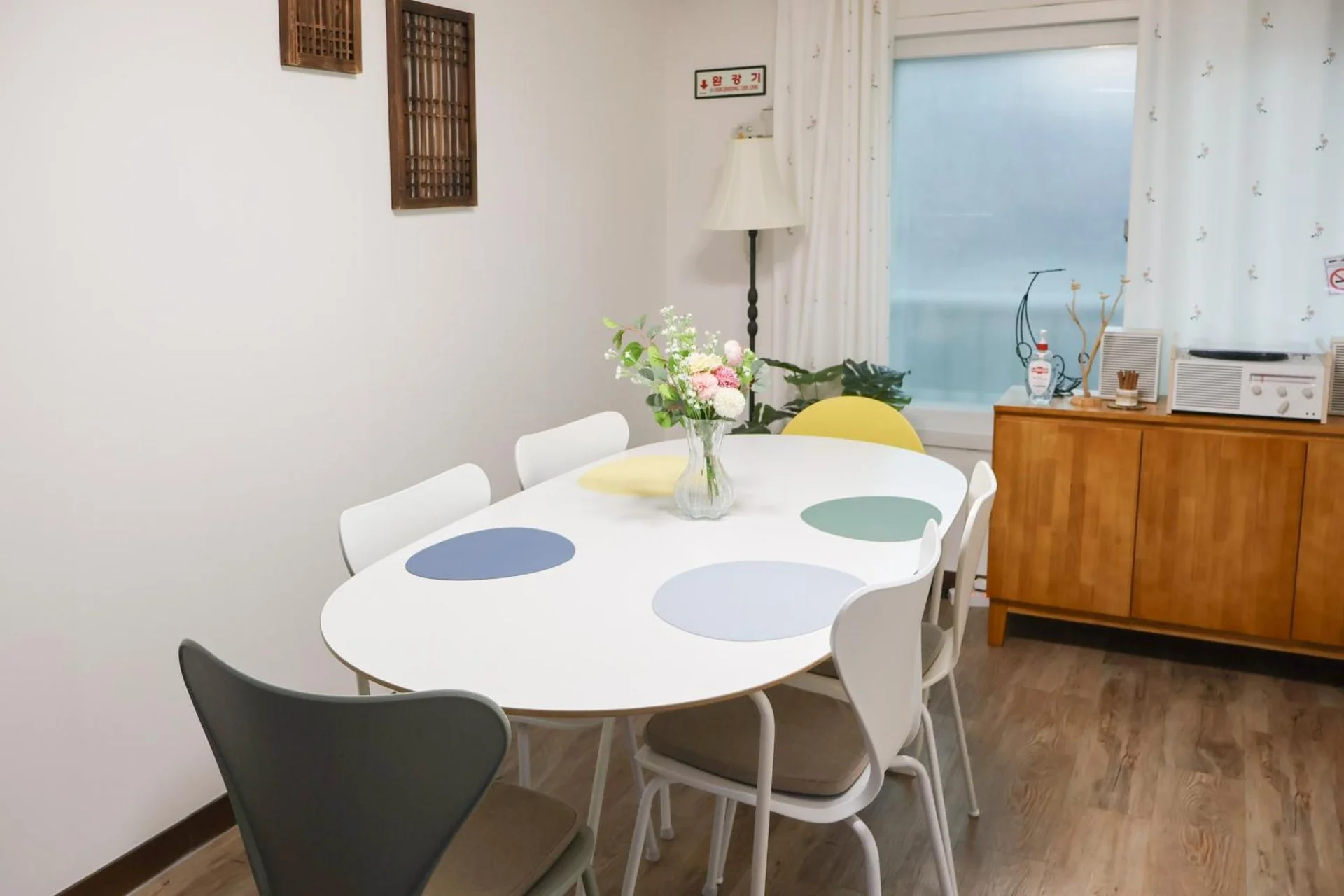 홍대 신촌 와이 호텔 객실